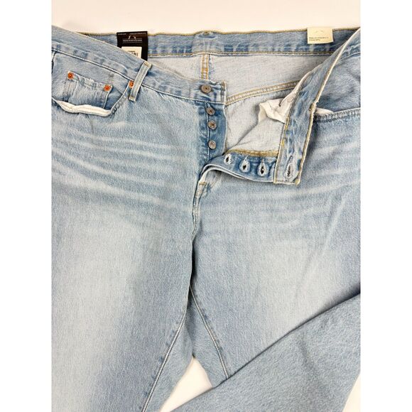 Levi’s Women’s ’81 Jeans Size 18W | High Rise Straight Leg | Light Wash Denim - Picture 7 of 8